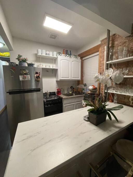 Stylish & Lovely 2 Bedroom Midtown Appartement
